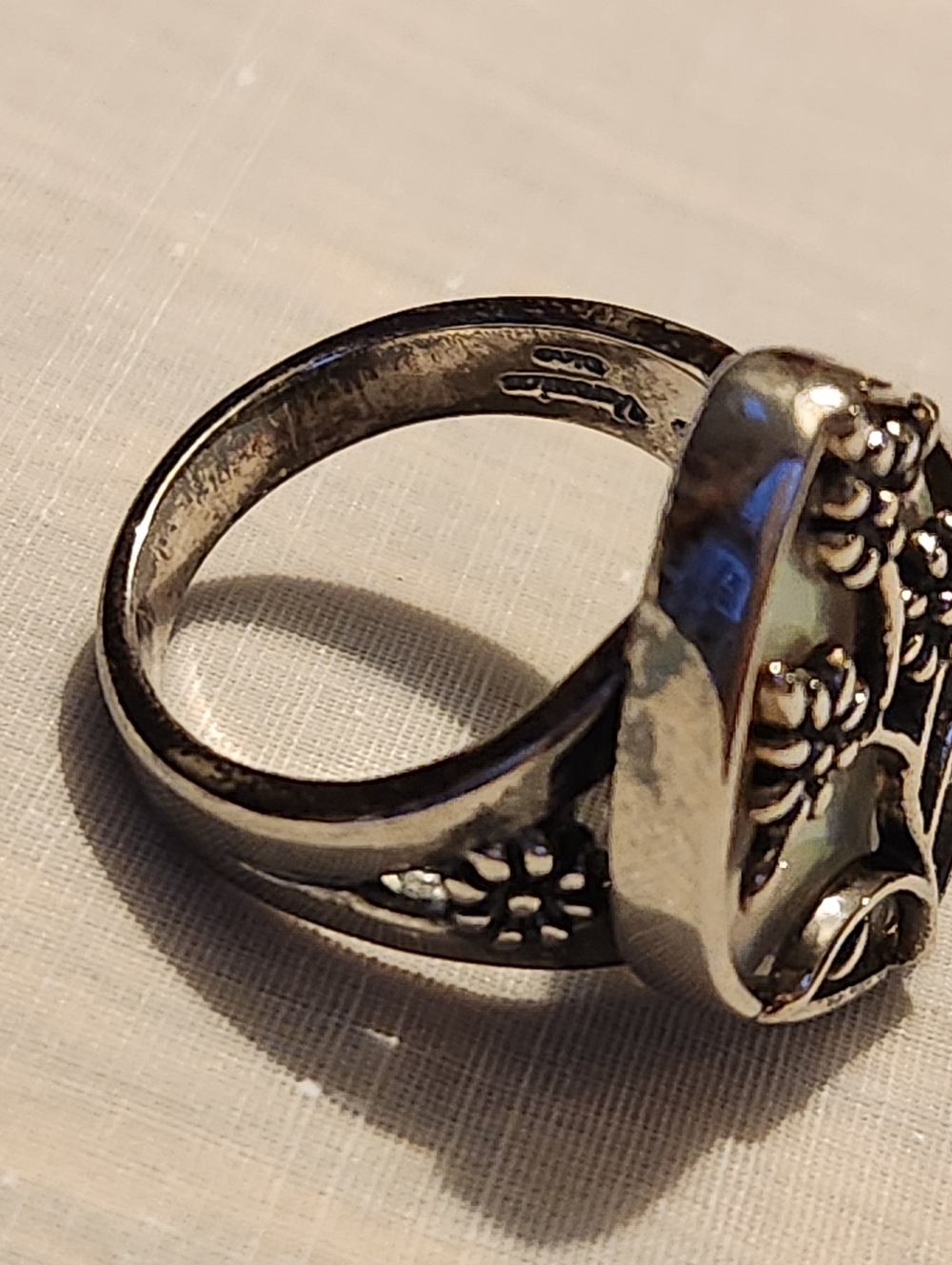 Veronica Benally Sterling Silver Mother-of-Pearl Floral Ring SIZE 9 - Picture 7 of 16